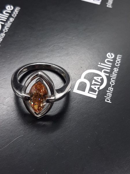 Anillo de plata oval de 10mm x 20mm y citrino oval de 7mm x 15mm. Diámetro 19mm. - Imagen 2