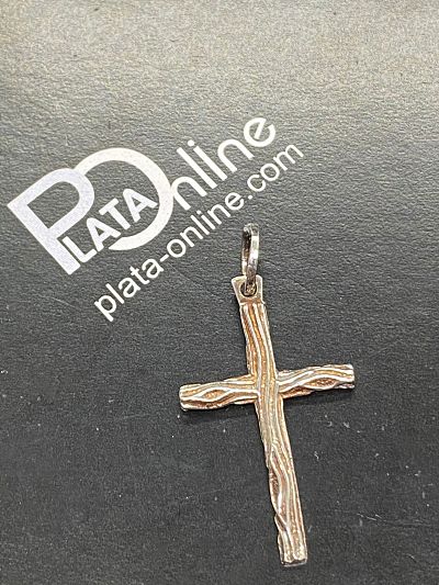 Colgante de plata. Cruz simil madera 18mm x 31mm.